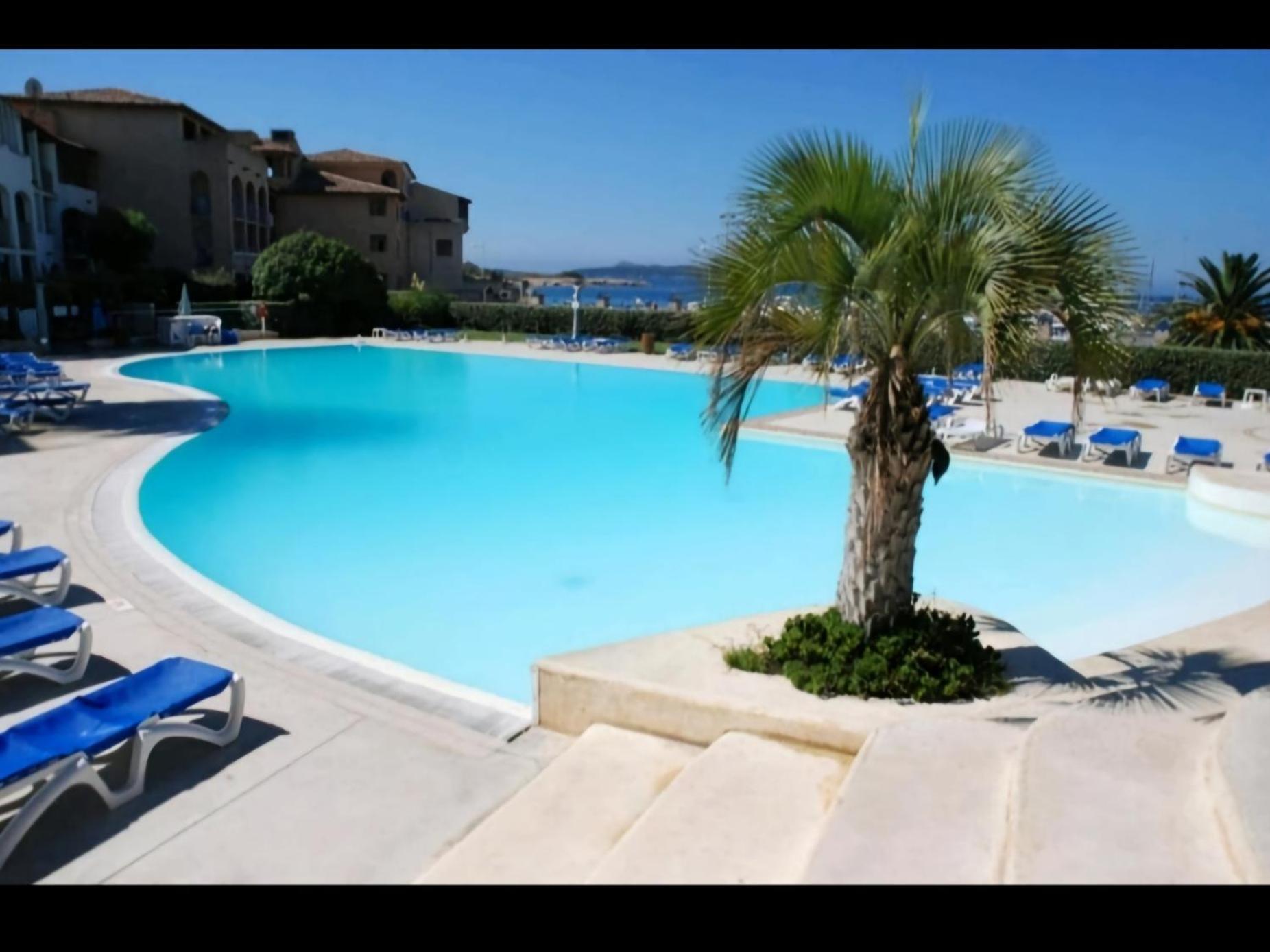 Appartement T2 - Bord De Mer - Piscine Six-Fours-les-Plages Bagian luar foto