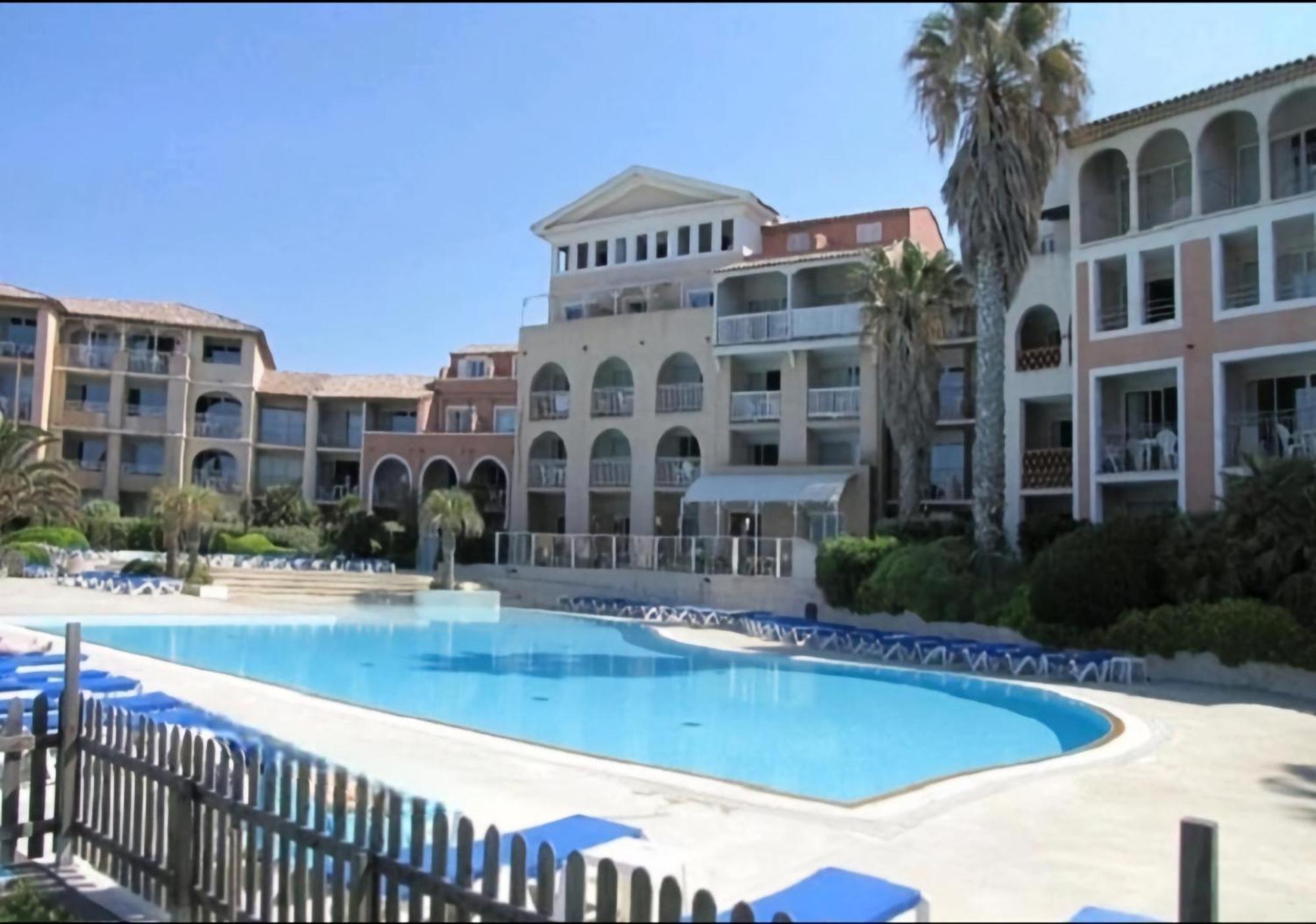 Appartement T2 - Bord De Mer - Piscine Six-Fours-les-Plages Bagian luar foto